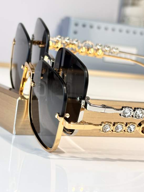 Picture of Gucci Sunglasses _SKUfw80238835fw